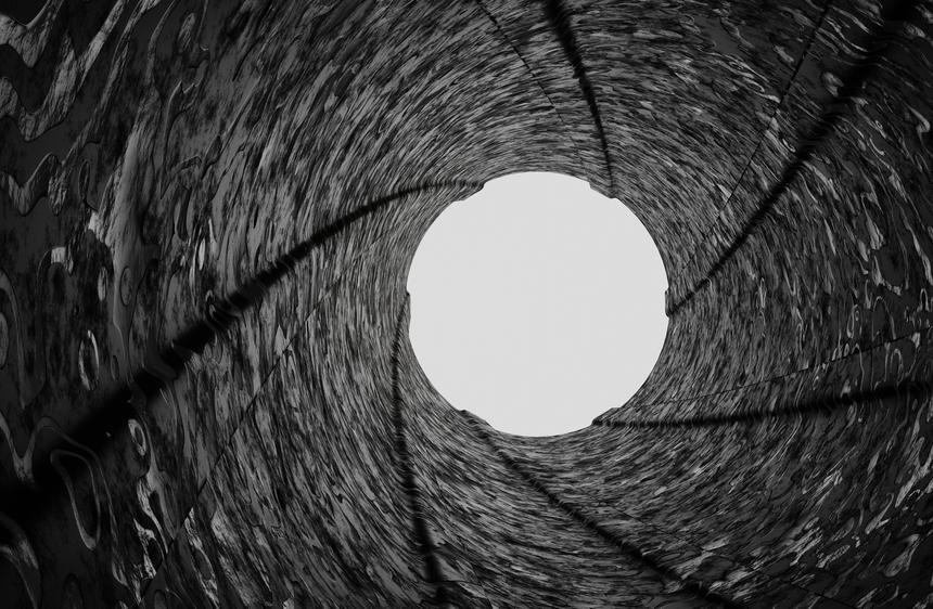 Одна из них скончалась: две женщины упали в мазутную яму на территории заброшенной котельной