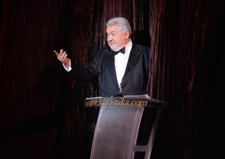 Уже около года не появляется в эфирах: куда пропал режиссер и телеведущий Юлий Гусман