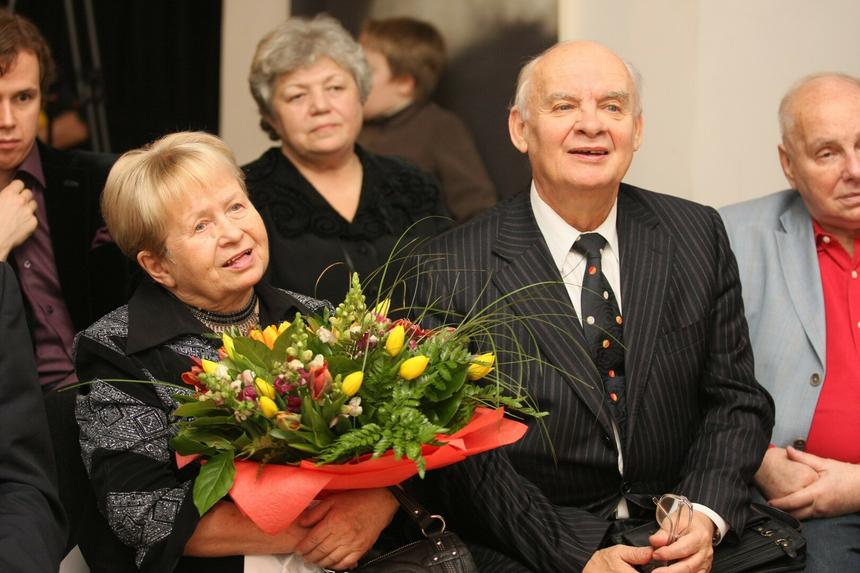 Директор фонда Пахмутовой прокомментировал информацию о госпитализации композитора