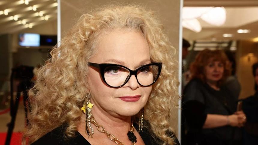 «Гарантированная операция»: чем могут закончиться гастроли для простуженной Ларисы Долиной