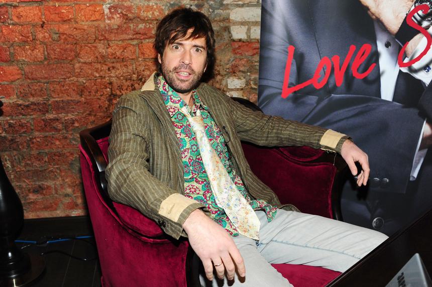 Пытается продать за 25,7 млн рублей: Максим Покровский* переоформил столичную квартиру на свою жену