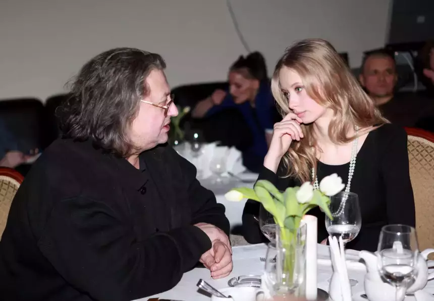 Сын Александра Градского уличил молодую вдову отца в покупке квартиры за 10 млн