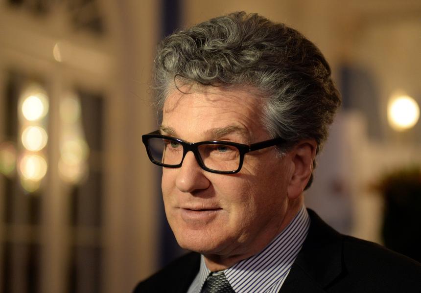 Актер Игорь Костолевский вышел в свет с француженкой, которой сделал предложение на втором свидании