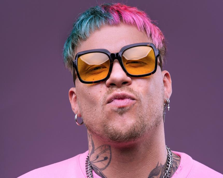 «Стоял на виду у всех»: певец Владимир Солдатов рассказал о краже «Золотого граммофона» за «Оду нашей любви»