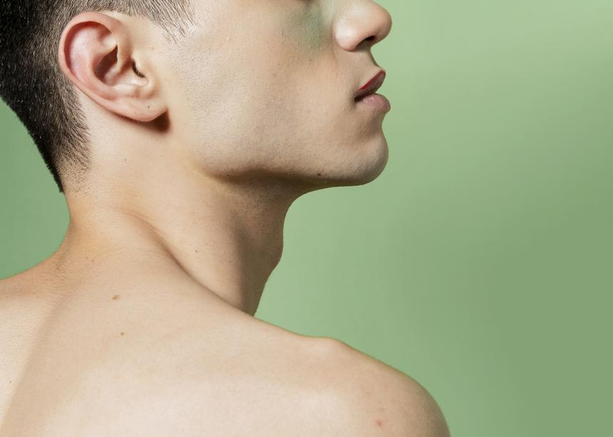 В Ленобласти девушка откусила ухо шумевшему соседу