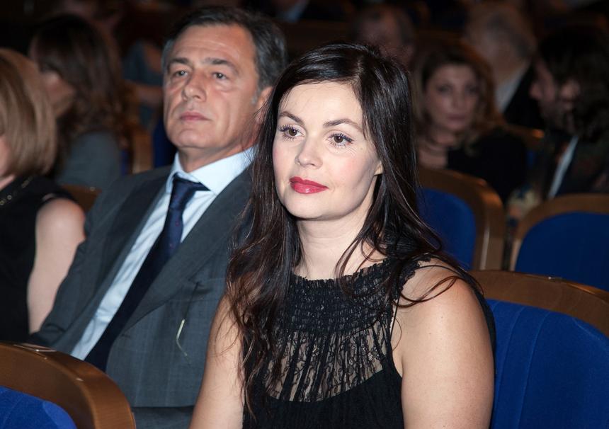 58-летняя телеведущая Екатерина Андреева показала фото в зеленом купальнике