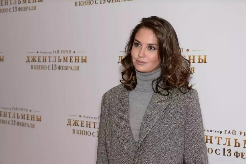 Актриса Агата Муцениеце отказалась от иска по алиментам к Павлу Прилучному