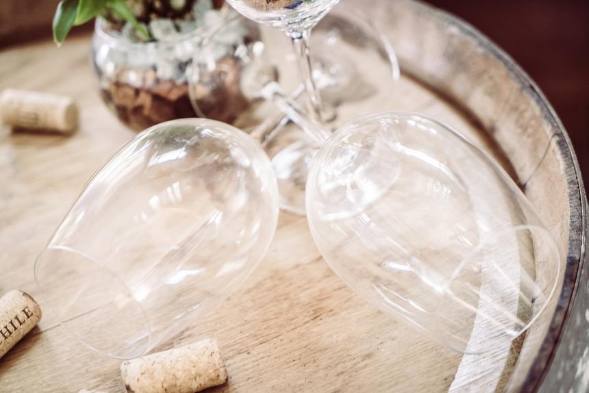 Подозревается в краже бокалов на миллион: в отношении пластического хирурга Вдовина возбудили дело