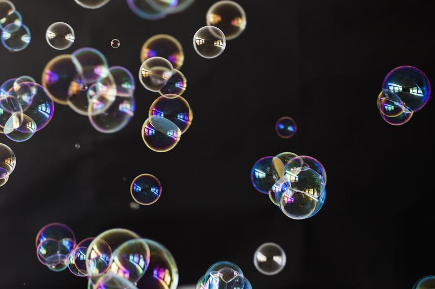 Кричал от боли: в Барнауле ребенок получил серьезный ожог на шоу мыльных пузырей