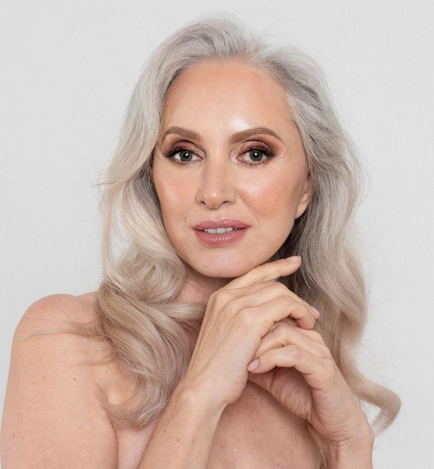 Красота по-русски: модель 60+ Маргарита Никулина об индустрии, возрасте и Вячеславе Зайцеве