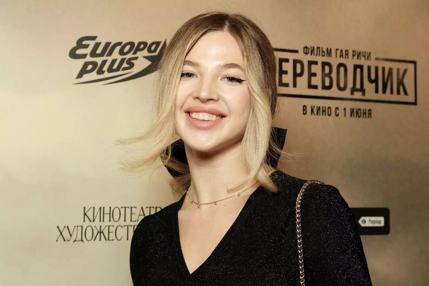 Блогерша Аня Покров рассказала, что нуждается в 2 млн рублей ежемесячно