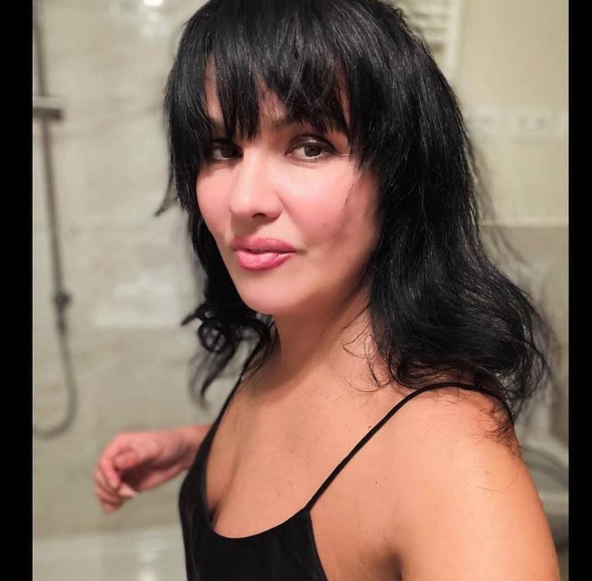 Оперная певица Анна Нетребко ночью отрезала волосы и сменила имидж