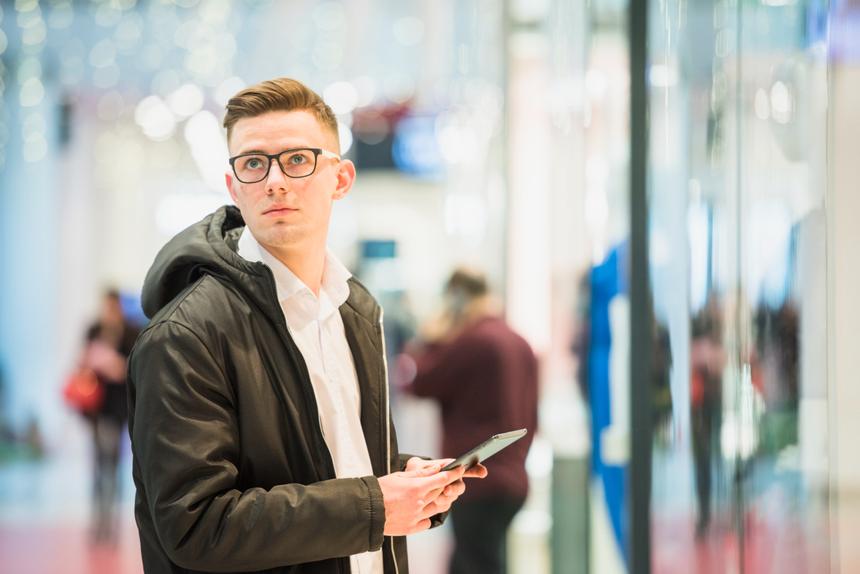 Сотрудники магазина в ТЦ Петербурга избили покупателя за замечание о ценах