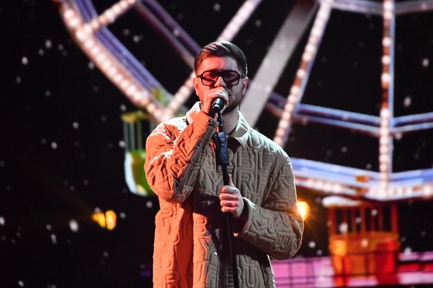 Давид Манукян отдыхает с возлюбленной, пока Бузова слегла с болезнью: перестали скрываться