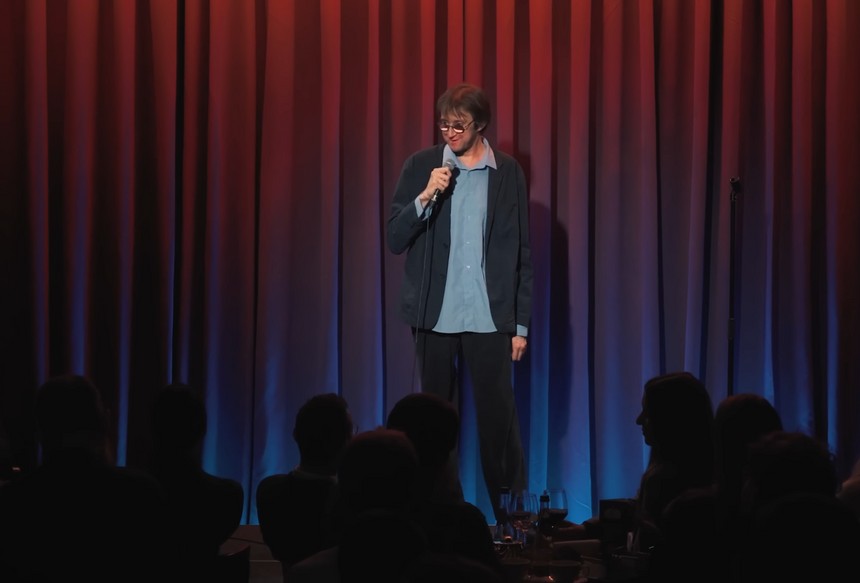 Известный стендап-комик заявил об отъезде из страны