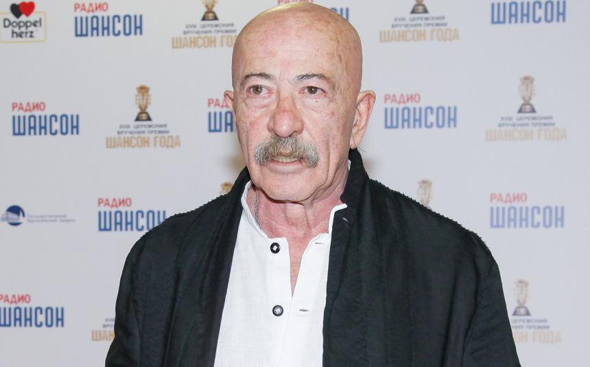 Накопились большие долги: на сеть пивных Александра Розенбаума подали в суд