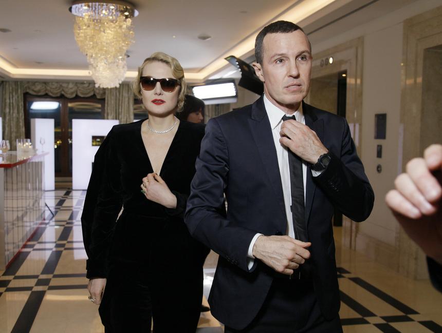 Роскошный букет и море: актриса Рената Литвинова поделилась деталями празднования дня рождения