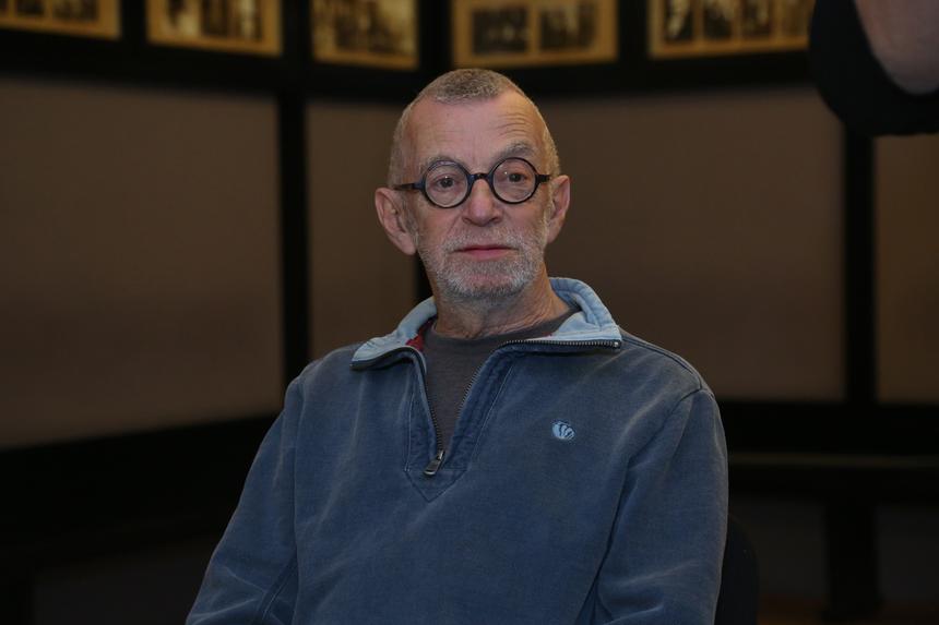 «Кто-то запустил слух»: дочь Льва Рубинштейна отрицает смерть отца