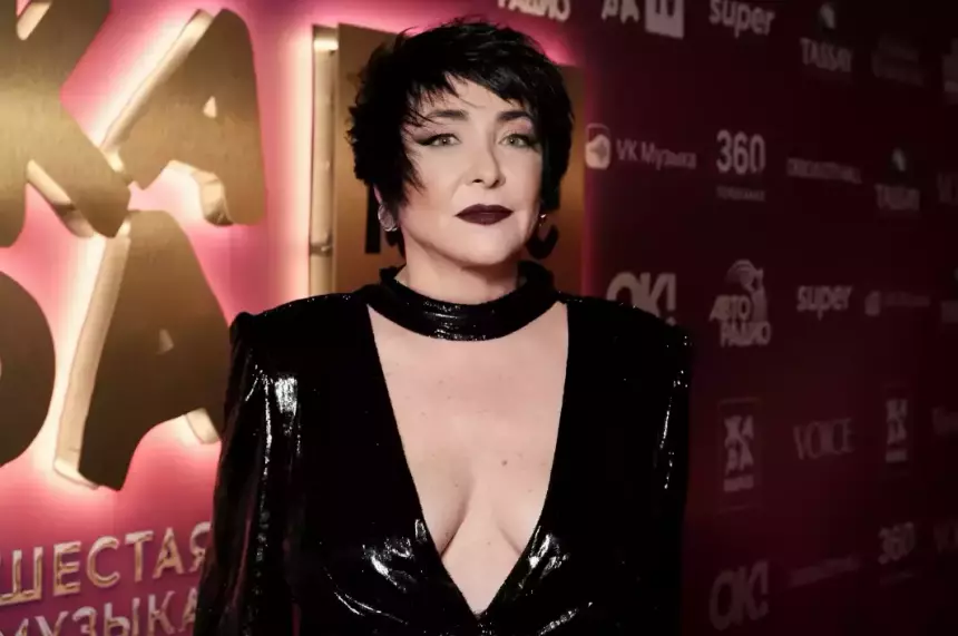 «Рассчитываю на пенсию и Onlyfans»: как будет зарабатывать Лолита после отмены ее концертов