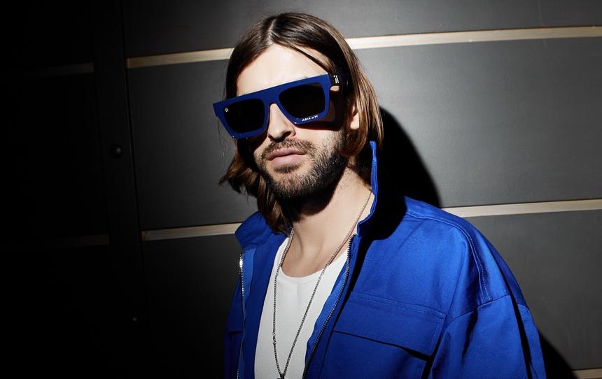 «Меня называют Богом волос, потому что я их люблю»: стилист Данилов о блонде, звездных клиентах и маске из навоза