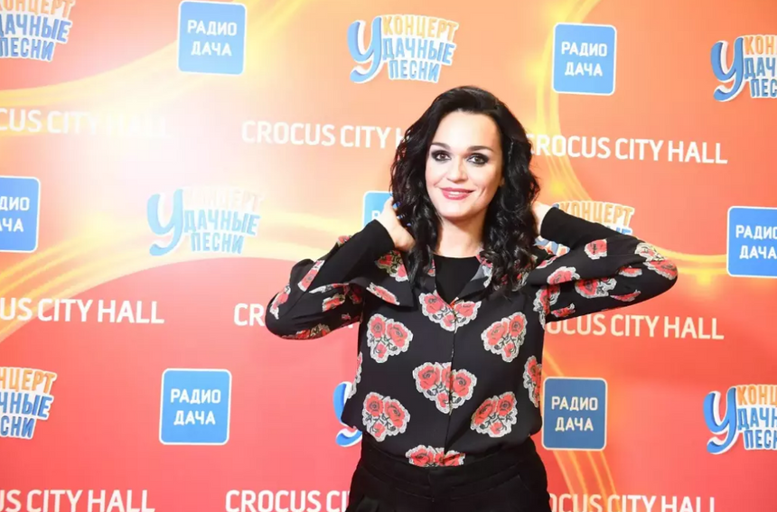 Певица Слава решила показать отеки после капельниц для похудения