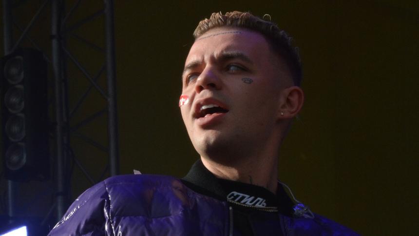 Не хочет лишаться выступлений: рэпер Элджей тайно вышел из лейбла Анны Asti после скандала