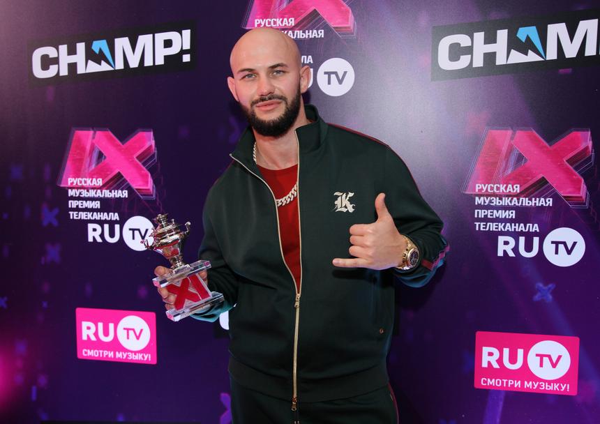 «Да, фотошоп»: Джиган показал, как похудел на 40 килограммов после критики из-за лишнего веса