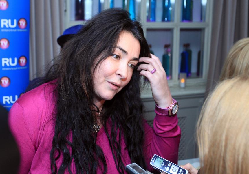 «Больше снимать ничего не буду!»: певица Лолита обратилась к поклонникам