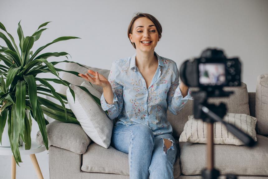 Депутат Горелкин предложил не допускать до госконтрактов блогеров из Instagram*