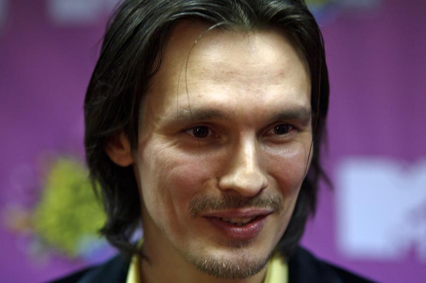 «Для артиста важно иметь тыл»: почему популярный в 90-х Влад Сташевский пропал с радаров