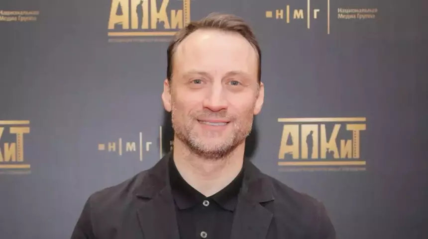 Уехавший из РФ Анатолий Белый* не смог продать билеты на свой спектакль в Грузии