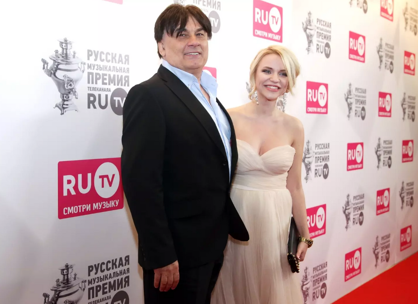 Александр Серов вынужден помогать дочери в развитии карьеры