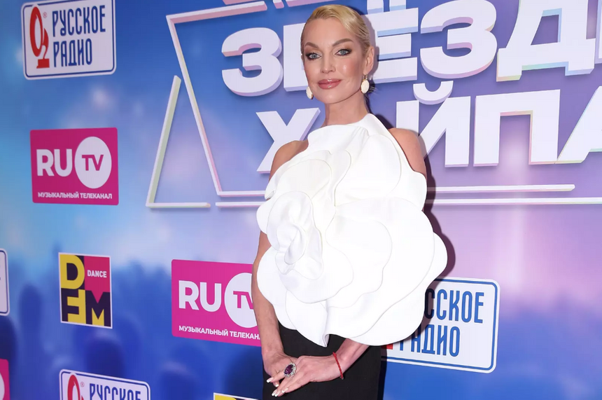 «Волдыри»: Анастасия Волочкова пожаловалась на проблемы с кожей