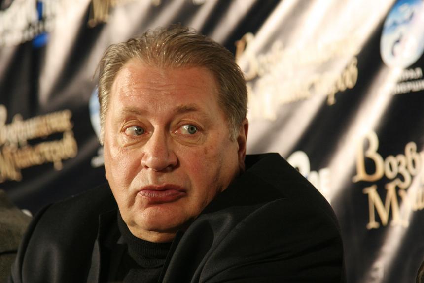 Актер Валентин Смирнитский рассказал о своем отношении ко Дню святого Валентина