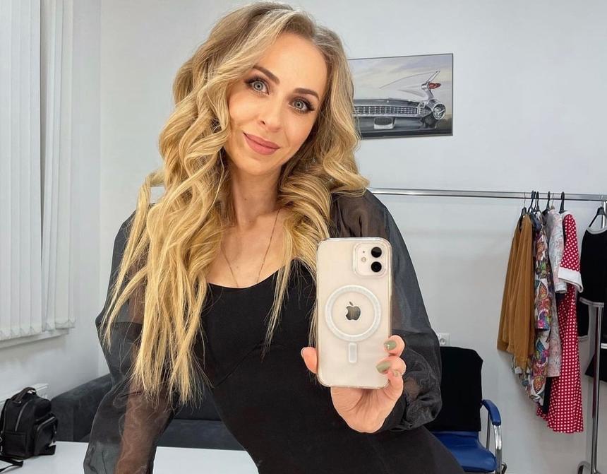 Звезда КВН показала стройную фигуру в купальнике на пляже