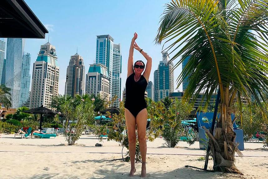 58-летняя актриса Лютаева удивила фигурой в купальнике