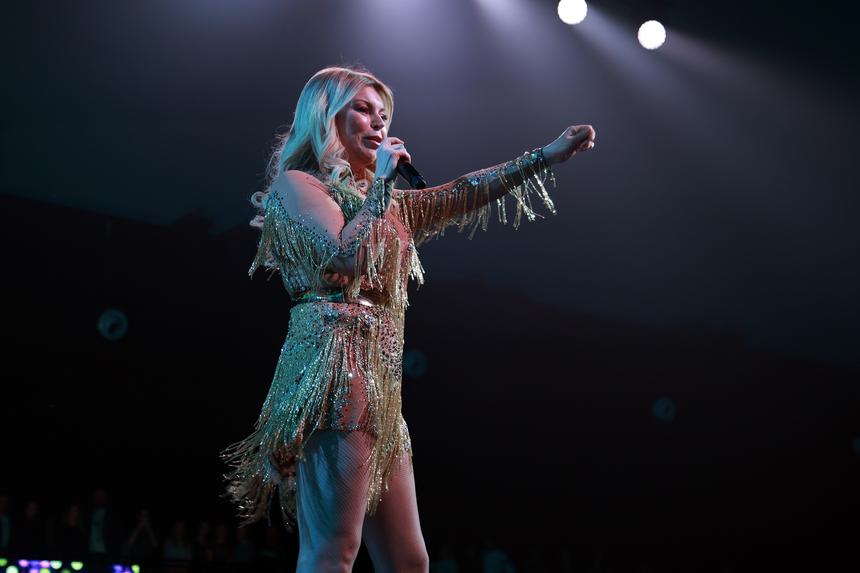 «Я освоила пилон»: 57-летняя Лада Дэнс заметно похудела после аварии