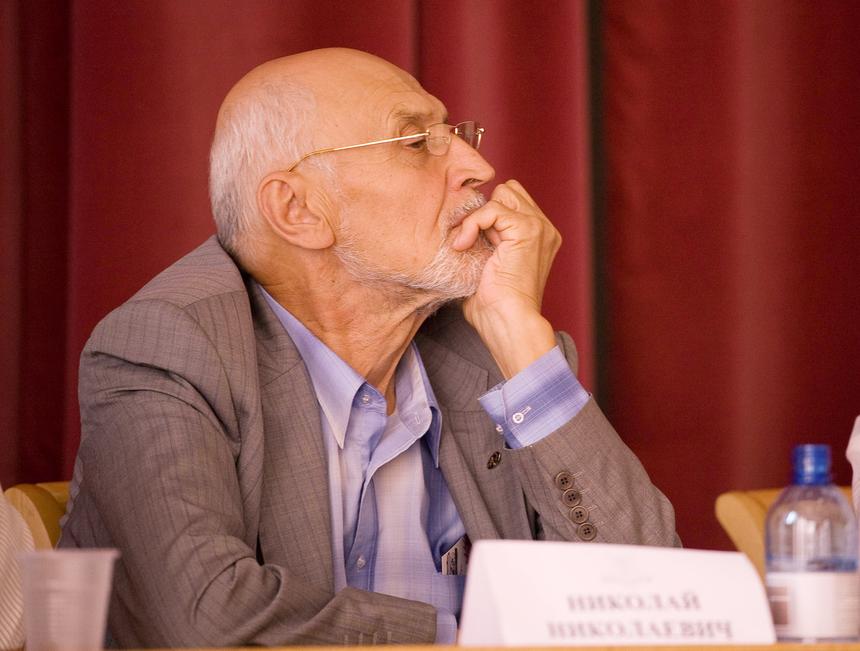 «Не был госпитализирован»: Николай Дроздов ездил в больницу, чтобы лечить жену