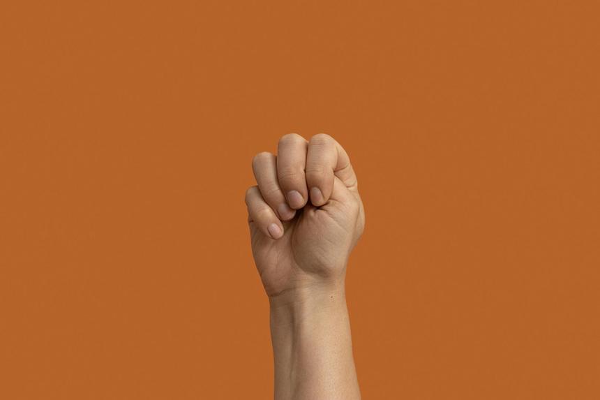 Российские студенты устроили массовую драку из-за девушки