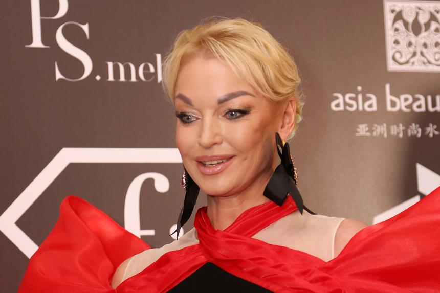 «Передайте тете»: Волочкова обратилась к Яне Поплавской после совета сходить к наркологу