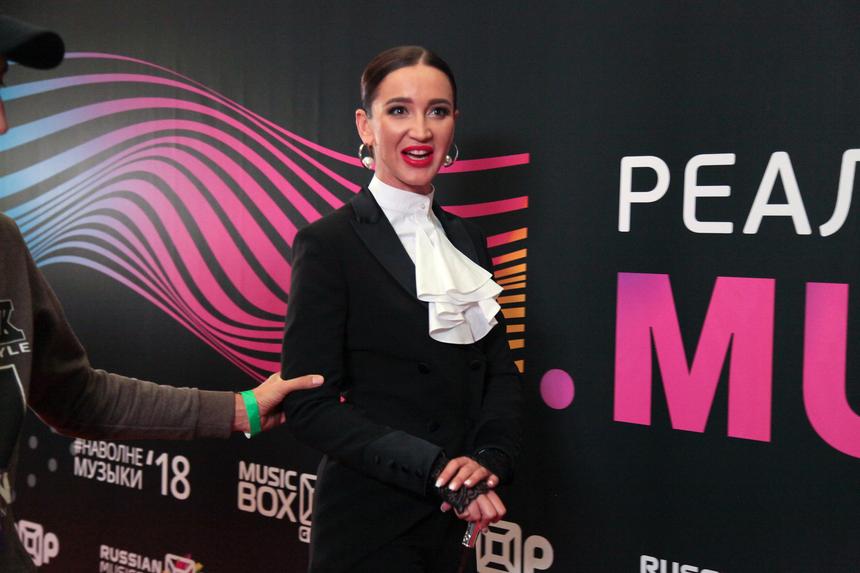 «Это просто ревность»: Бузова жестко ответила Нателле Крапивиной, обвинившей ее в пьянстве