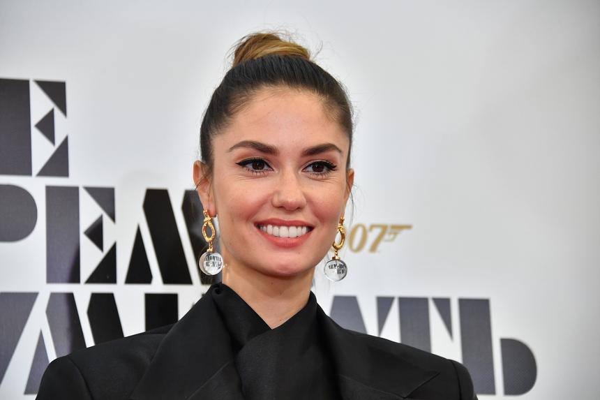 «Попытка номер два»: Агата Муцениеце заявила, что улетела с детьми из Москвы