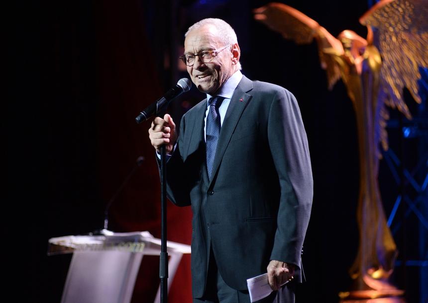 Каждый месяц немаленькую сумму: внебрачная дочь Андрея Кончаловского призналась, что получает деньги от отца