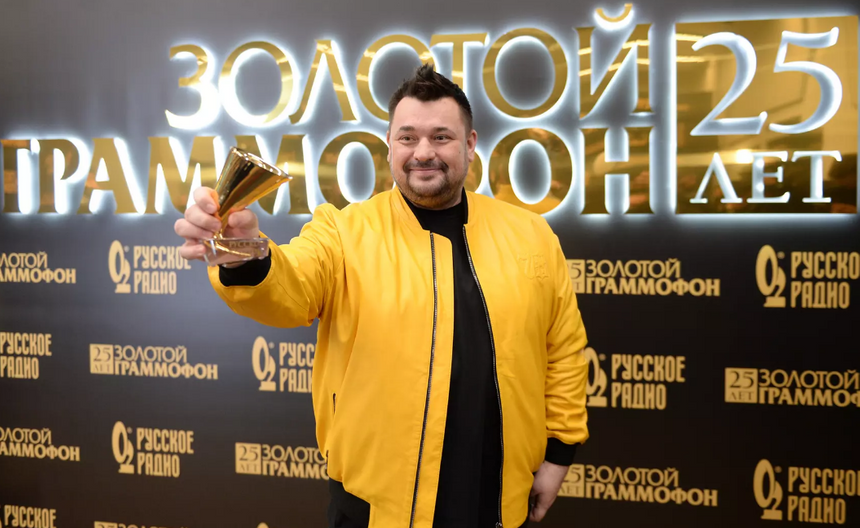 «Поднимали автобус»: Сергей Жуков вспомнил о фанатах 90-х годов