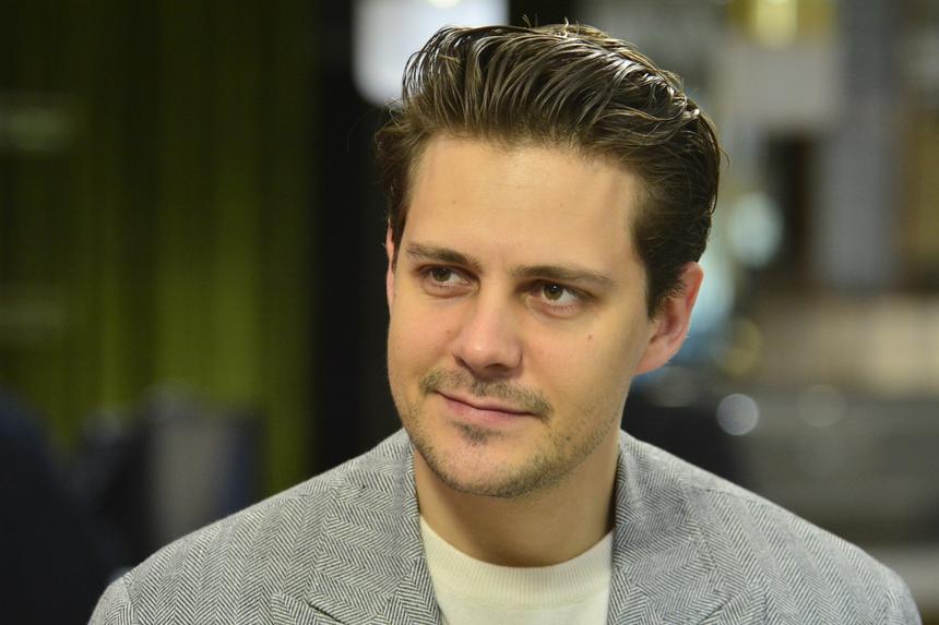 «Самое важное»: актер Милош Бикович впервые показал новорожденного сына