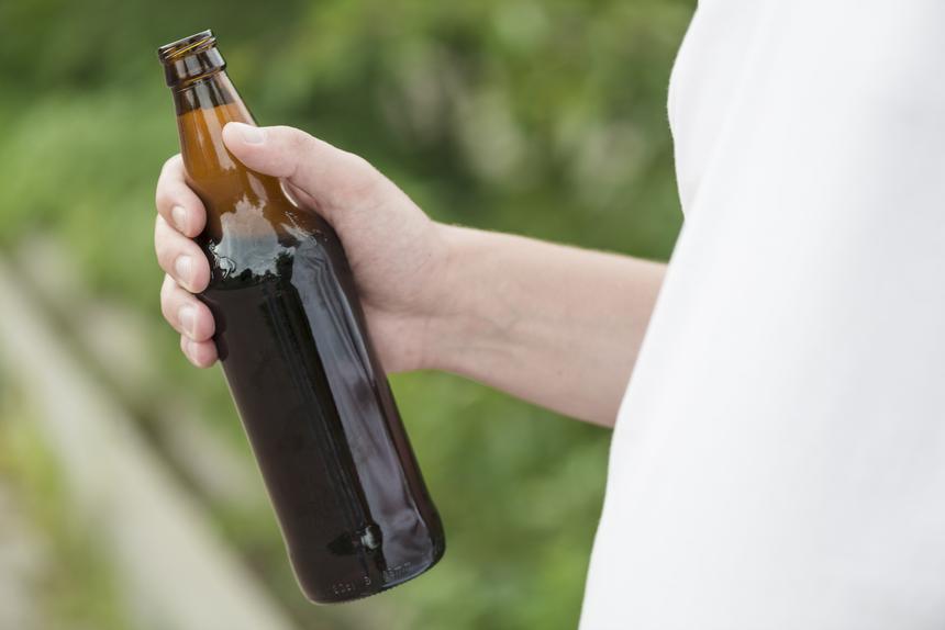 Двухлетний ребенок умер из-за найденной на улице бутылки