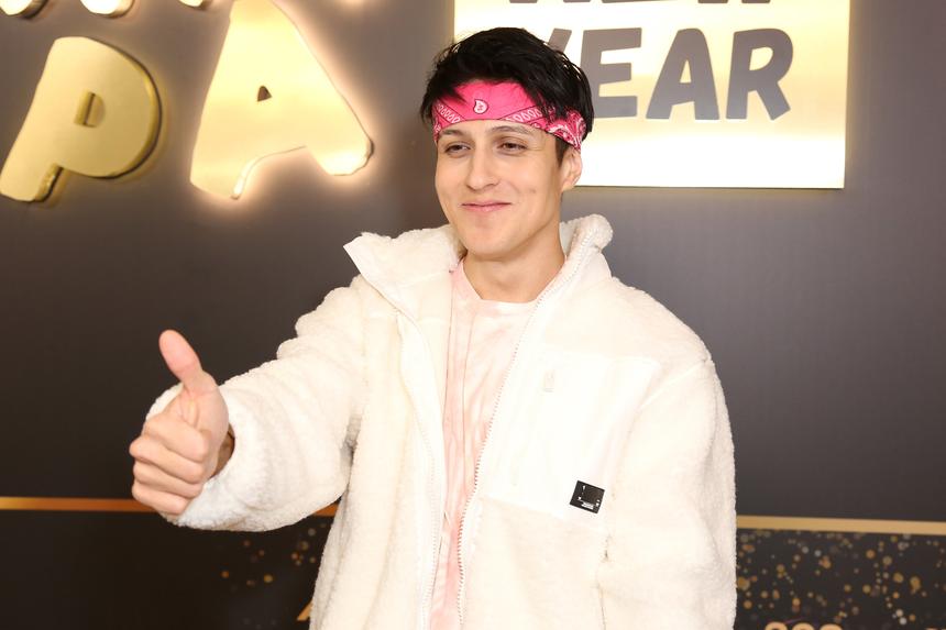 «Могу в три ночи за шаурмой сходить»: певец Хабиб рассказал, на что готов ради любимой девушки