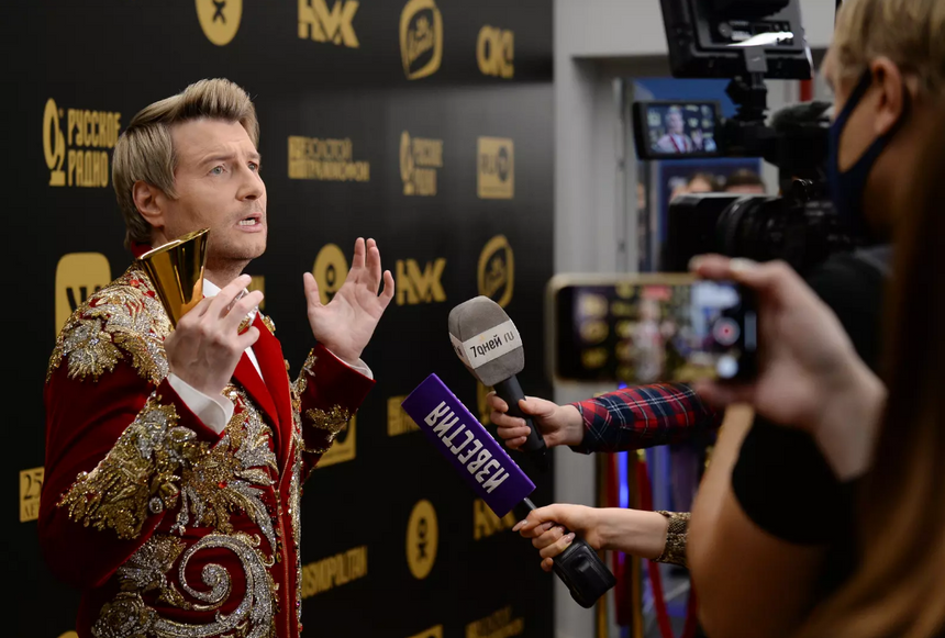 Басков запустил информацию о том, что не считает коллегой Григорьева-Апполонова