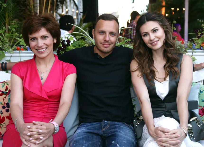 «Обеим надо скинуть»: Светлана Зейналова худеет вместе с особенной дочкой