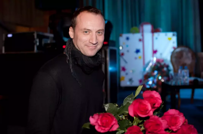 «Идем ноздря в ноздрю»: Анатолий Белый* рассказал о конкуренции с Максимом Галкиным*